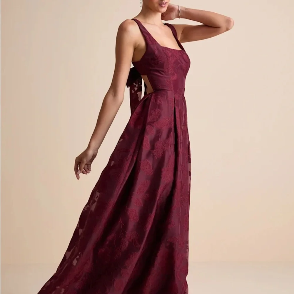 NWT. Lulu's Aura Burgundy Tie-back Dress - Picture 3 of 3